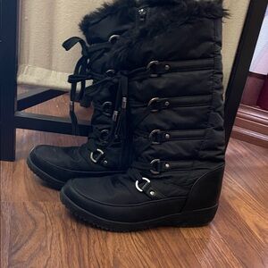 Kuiper Insulated Black Winter Lace-Up Boots with Faux Fur.